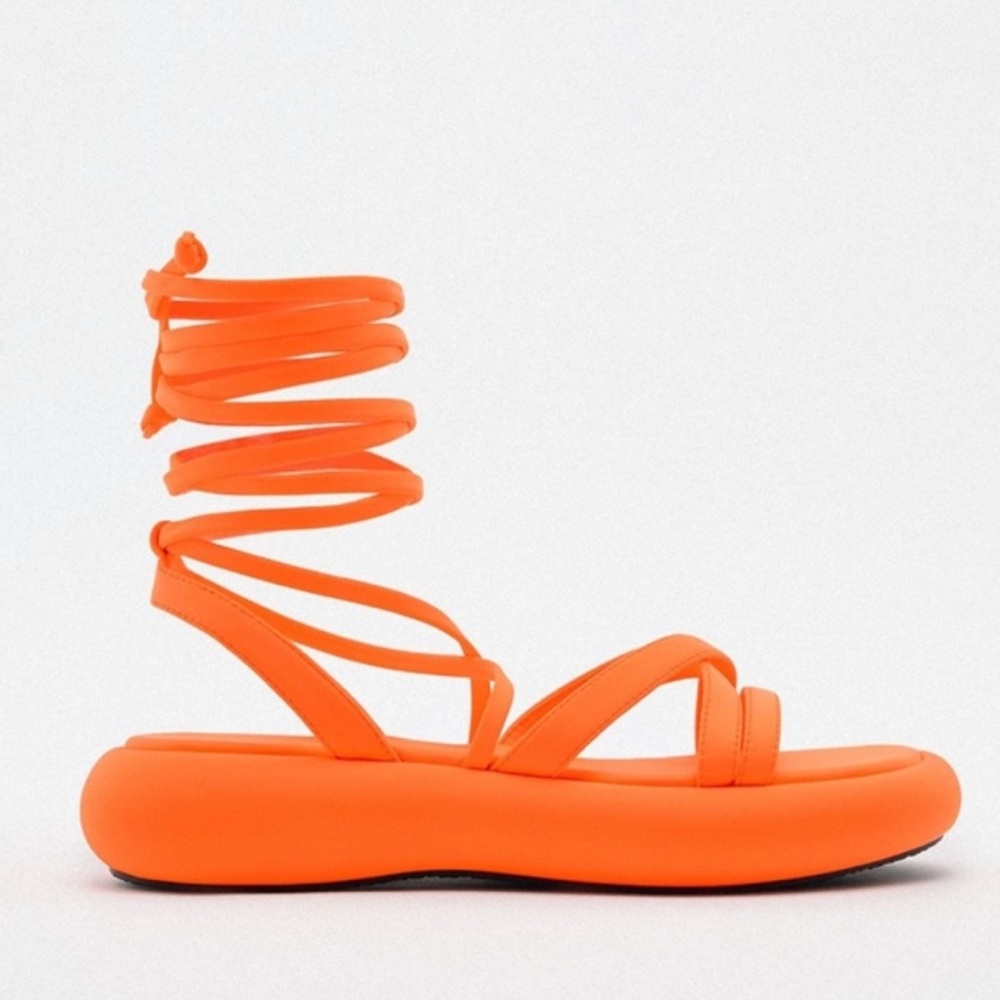 New! Zara tied strappy flat sandals